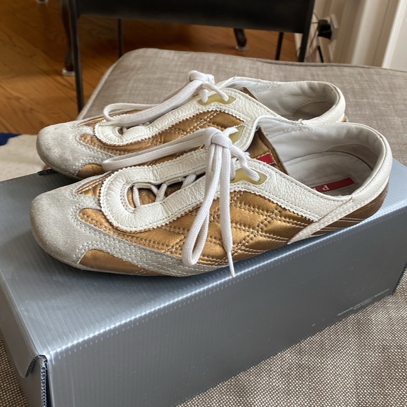 Prada Sneaker - Picture 2 of 7